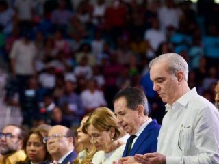 Abinader: “El Gobierno pasa, los hombres pasan, pero Dios permanece”