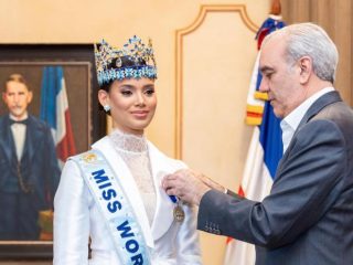 Abinader otorga a Joheirry Mola la Medalla Presidencial al Mérito Civil