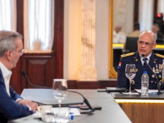 Abinader reafirma que PN continuará búsqueda de “delincuentes”: el desafío de la gobernanza ante la burla
