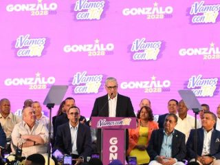 Castillo denuncia ataque con lacrimógenos a su equipo