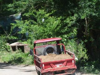 Denuncian extracción de arena en el río Haina
