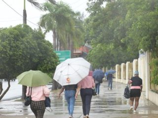 Martes caluroso y lluvias por vaguada