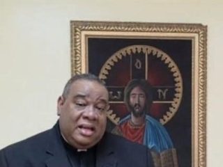 Obispo Castro Marte denuncia auge de puntos de drogas y robos en La Altagracia