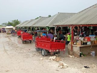 Cobro semanal a bandas haitianas pone en riesgo el comercio nacional