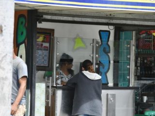 DGJA avisa sanciones drásticas a quienes instalen bancas sin autorización
