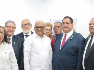 Gobierno otorga pensiones de RD$40,000 a 29 notarios vulnerables