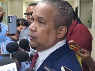 Héctor Acosta cuestiona distribución de RD$2,000 millones recuperados de la corrupción