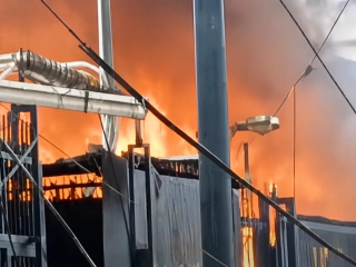 Incendio deja a cinco familias en Santiago: la urgencia de proteger el patrimonio rural