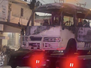 Incendio en autobús con pasajeros sacude la Avenida 27 de Febrero en Santiago