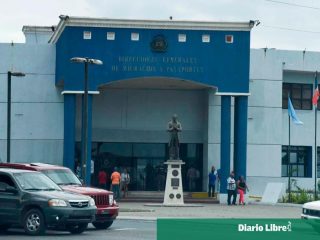Inspector de Migración facilitaba salida irregular de personas en AILA