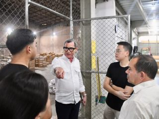 Tigueraje de chinos jodiendo empleados: El escándalo laboral que sacude a las empresas dominicanas