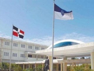 UASD inaugura ’24 Horas de Filosofía’ con agenda académica y debate sobre la guerra híbrida
