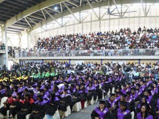 Utesur celebra su 47 aniversario con la graduación de 450 nuevos profesionales