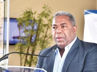 Vehículos eléctricos, la propuesta polémica de Peña Guaba para enfrentar alzas de combustibles