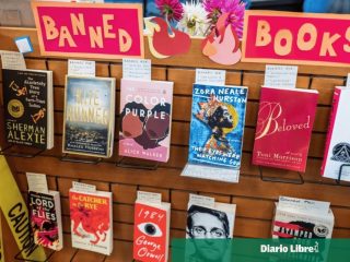 Vetos a libros en escuelas de EE.UU. rompen récord histórico